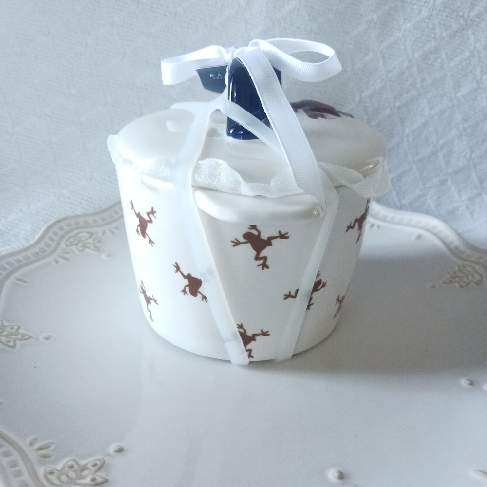 Rae Dunn × Harry Potter Wizarding World Chocolate Frog Bake Dish - Picture 5 of 15